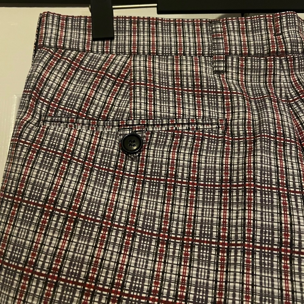 New Prada men’s plaid shorts. - Picture 7 of 8